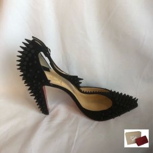 Goldostrap Spike T-Strap Pumps (EUR 39)